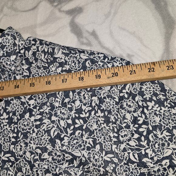 St. John's Bay Mens Blue/White Short Sleeve Button Up Size XL - Picture 8 of 9